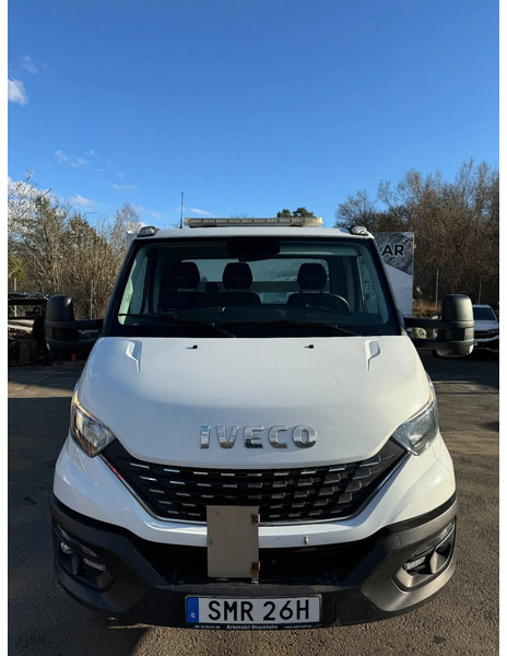 Iveco Daily 35C18, Flatbed + alu-side boards, 3.0TDi, 2022 - Vrachtwagen met open laadbak: afbeelding 2 Iveco Daily 35C18, Flatbed + alu-side boards, 3.0TDi, 2022 - Vrachtwagen met open laadbak: afbeelding 2