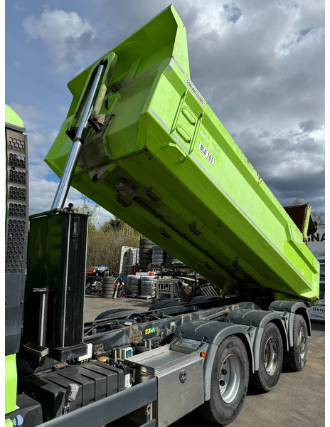 MAN TGX 35.500 8X4, Euro 6, Tipper, new Clutch, 2016 (Top!) - Kipper vrachtwagen: afbeelding 4 MAN TGX 35.500 8X4, Euro 6, Tipper, new Clutch, 2016 (Top!) - Kipper vrachtwagen: afbeelding 4