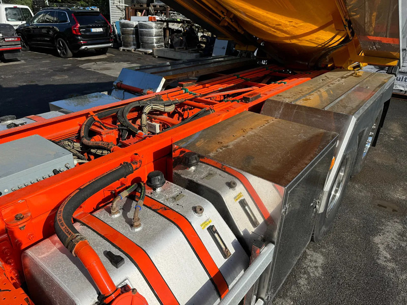Volvo FMX 450 Combi Vacuum/Pressure 14m3 (1,5 + 12,5m3), 2017 - Vacuümwagen: afbeelding 4 Volvo FMX 450 Combi Vacuum/Pressure 14m3 (1,5 + 12,5m3), 2017 - Vacuümwagen: afbeelding 4