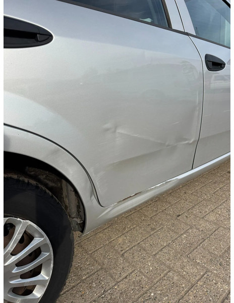 Fiat Punto **EURO 6B-AIRCO-5DOOR** - Sedan: afbeelding 5 Fiat Punto **EURO 6B-AIRCO-5DOOR** - Sedan: afbeelding 5