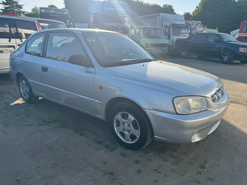 Hyundai Accent **PETROL-ESSENCE-BELGIUM CAR** - Sedan: afbeelding 3 Hyundai Accent **PETROL-ESSENCE-BELGIUM CAR** - Sedan: afbeelding 3