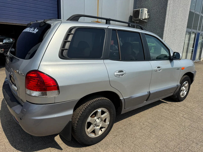 Hyundai Santa Fe **97000KM ONLY** - SUV: afbeelding 4 Hyundai Santa Fe **97000KM ONLY** - SUV: afbeelding 4
