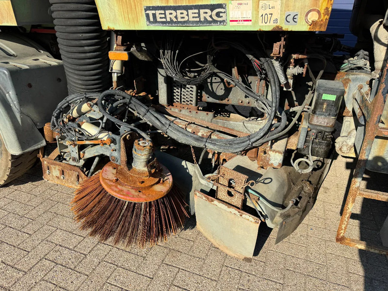 MAN TGM 15.250 **EURO 6-BELGIAN TRUCK** - Veegwagen: afbeelding 4 MAN TGM 15.250 **EURO 6-BELGIAN TRUCK** - Veegwagen: afbeelding 4
