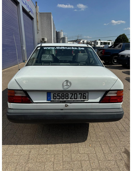 Mercedes-Benz 200-serie **W124-250D** - Sedan: afbeelding 5 Mercedes-Benz 200-serie **W124-250D** - Sedan: afbeelding 5