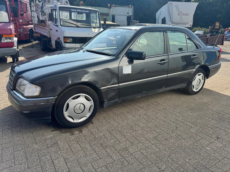 Mercedes-Benz C-Klasse **C220DIESEL-BELGIANCAR** - Sedan: afbeelding 1 Mercedes-Benz C-Klasse **C220DIESEL-BELGIANCAR** - Sedan: afbeelding 1