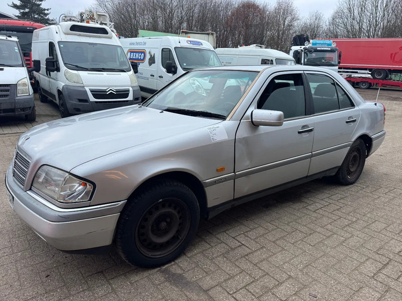 Mercedes-Benz C-Klasse **C250 DIESEL-AIRCO-VOITURE FRANCAIS-FRENCH CAR** - Sedan: afbeelding 3 Mercedes-Benz C-Klasse **C250 DIESEL-AIRCO-VOITURE FRANCAIS-FRENCH CAR** - Sedan: afbeelding 3
