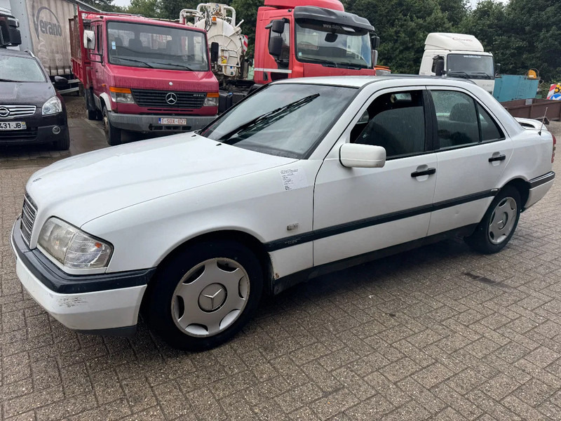 Mercedes-Benz C-Klasse **C250DIESEL** - Sedan: afbeelding 1 Mercedes-Benz C-Klasse **C250DIESEL** - Sedan: afbeelding 1