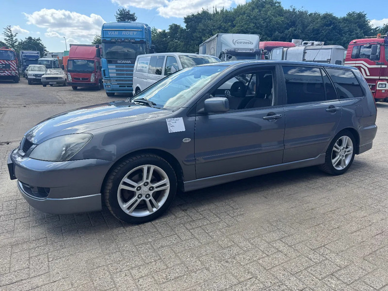 Mitsubishi Lancer **1600PETROL-AIRCO** - Personenwagen: afbeelding 2 Mitsubishi Lancer **1600PETROL-AIRCO** - Personenwagen: afbeelding 2