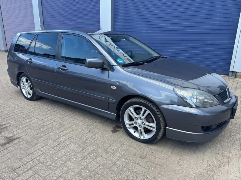 Mitsubishi Lancer **1600PETROL-AIRCO** - Personenwagen: afbeelding 1 Mitsubishi Lancer **1600PETROL-AIRCO** - Personenwagen: afbeelding 1