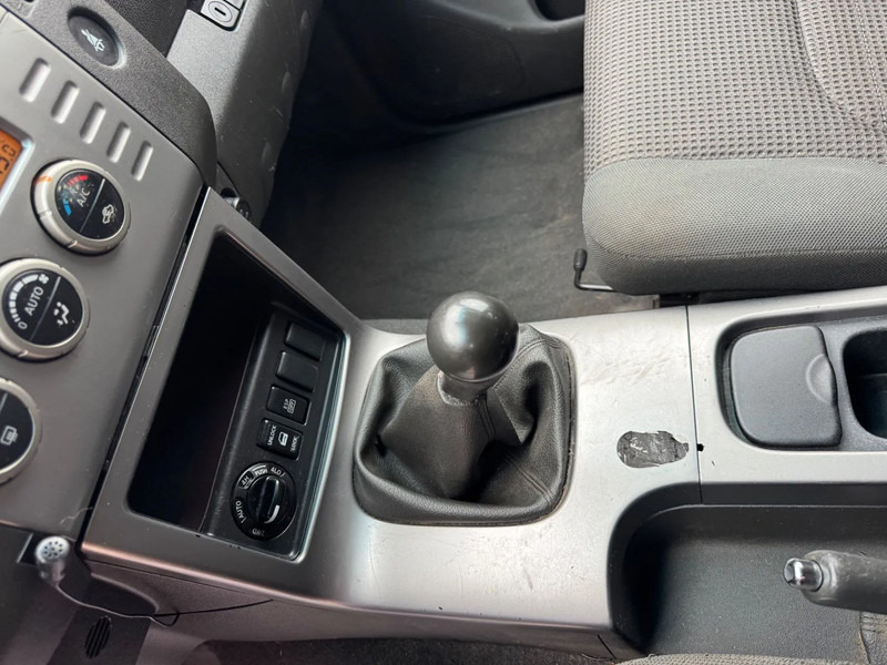 Personenwagen Nissan Pathfinder **AIRCO-EURO 3-7 SEATS**: afbeelding 13 Personenwagen Nissan Pathfinder **AIRCO-EURO 3-7 SEATS**: afbeelding 13