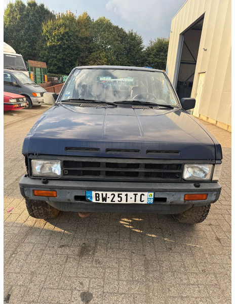 Nissan Terrano **4X4-DIESEL-LONG CHASSIS** - Personenwagen: afbeelding 2 Nissan Terrano **4X4-DIESEL-LONG CHASSIS** - Personenwagen: afbeelding 2
