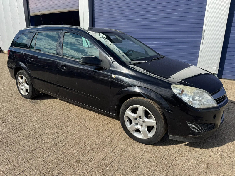 Opel Astra **1700CDTI-AIRCO-EURO 4** - Personenwagen: afbeelding 1 Opel Astra **1700CDTI-AIRCO-EURO 4** - Personenwagen: afbeelding 1