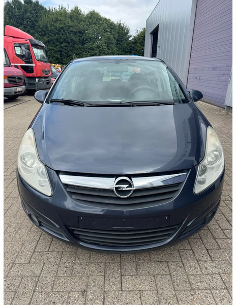 Opel Corsa **EURO4-AIRCO** - Sedan: afbeelding 2 Opel Corsa **EURO4-AIRCO** - Sedan: afbeelding 2