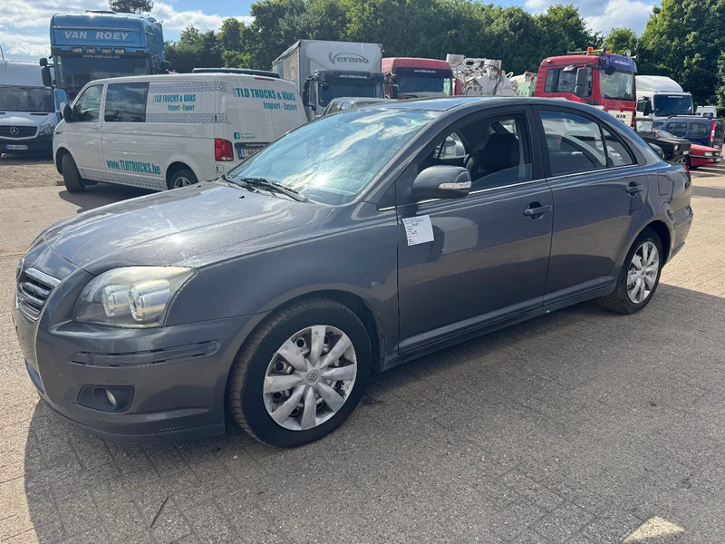 Toyota Avensis **DIESEL-AIRCO** - Sedan: afbeelding 1 Toyota Avensis **DIESEL-AIRCO** - Sedan: afbeelding 1