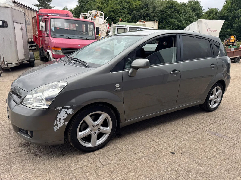 Toyota Corolla Verso **7SEATS-7PLACES-AC** - Personenwagen: afbeelding 1 Toyota Corolla Verso **7SEATS-7PLACES-AC** - Personenwagen: afbeelding 1