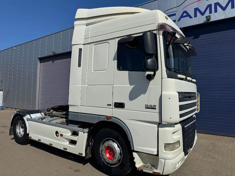 DAF XF 105.460 **EURO 5-RETARDER** - Trekker: afbeelding 2 DAF XF 105.460 **EURO 5-RETARDER** - Trekker: afbeelding 2