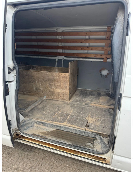 Volkswagen Transporter **2,0-AC-KLIMA** - Kleine bestelwagen: afbeelding 4 Volkswagen Transporter **2,0-AC-KLIMA** - Kleine bestelwagen: afbeelding 4