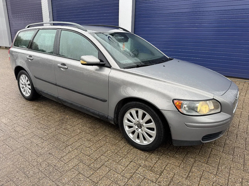 Volvo V50 **AIRCO-BELGIAN CAR** - Personenwagen: afbeelding 1 Volvo V50 **AIRCO-BELGIAN CAR** - Personenwagen: afbeelding 1