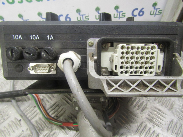 CUTHBERTSON GRITTER IN CAB CONTROL UNIT - ECU voor Gemeentelijke machine/ Speciaal: afbeelding 3 CUTHBERTSON GRITTER IN CAB CONTROL UNIT - ECU voor Gemeentelijke machine/ Speciaal: afbeelding 3
