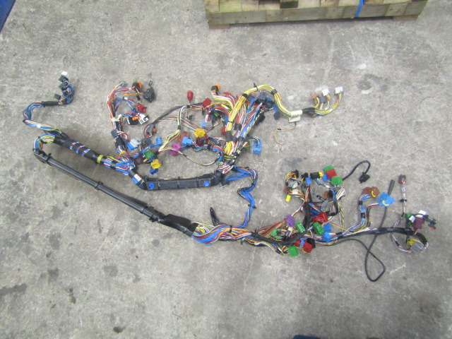 DAF LF 220 EURO 6 FULL CAB WIRING HARNESS P/NO 7422626863 P01 - Elektrisch systeem voor Vrachtwagen: afbeelding 1 DAF LF 220 EURO 6 FULL CAB WIRING HARNESS P/NO 7422626863 P01 - Elektrisch systeem voor Vrachtwagen: afbeelding 1