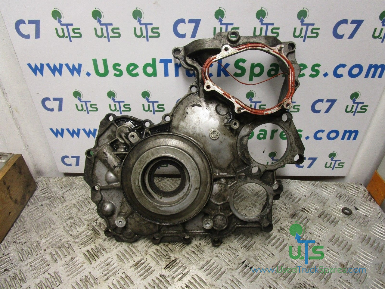 ISUZU NKR (4JJ1) OUTER TIMING COVER - Motor en onderdelen voor Vrachtwagen: afbeelding 2 ISUZU NKR (4JJ1) OUTER TIMING COVER - Motor en onderdelen voor Vrachtwagen: afbeelding 2