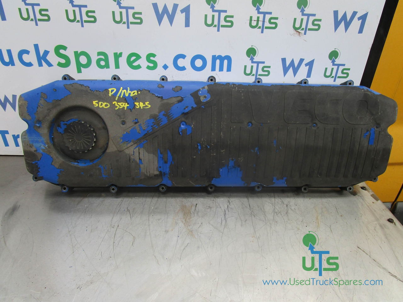 IVECO CURSOR 8 ENGINE ROCKER COVER P/NO 500354345 - Motor en onderdelen voor Vrachtwagen: afbeelding 1 IVECO CURSOR 8 ENGINE ROCKER COVER P/NO 500354345 - Motor en onderdelen voor Vrachtwagen: afbeelding 1