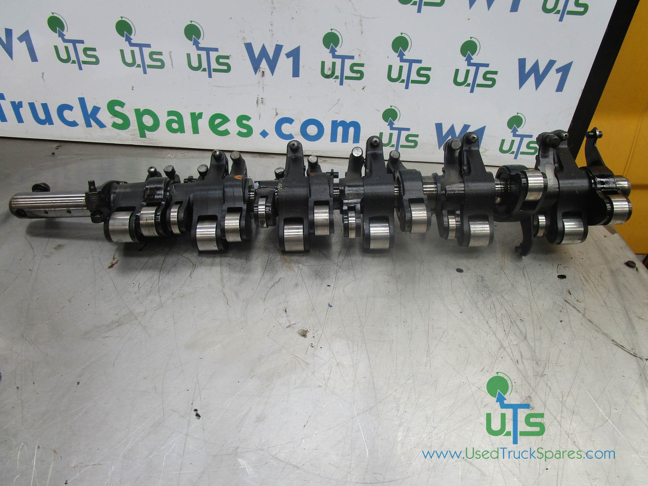 IVECO CURSOR 8 ROCKER SHAFT - Motor en onderdelen voor Vrachtwagen: afbeelding 1 IVECO CURSOR 8 ROCKER SHAFT - Motor en onderdelen voor Vrachtwagen: afbeelding 1
