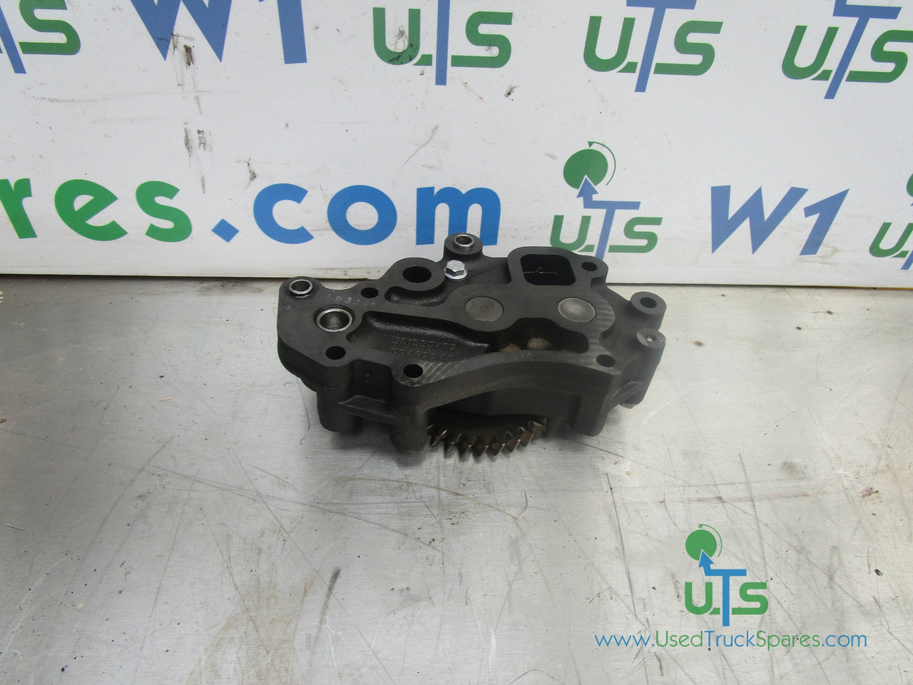 IVECO CURSOR OIL PUMP P/NO 501553/02 - Motor en onderdelen voor Vrachtwagen: afbeelding 1 IVECO CURSOR OIL PUMP P/NO 501553/02 - Motor en onderdelen voor Vrachtwagen: afbeelding 1
