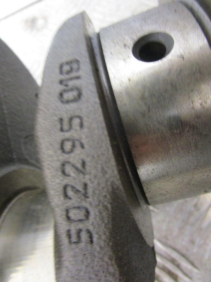 IVECO DAILY 3.0 STANDARD CRANKSHAFT P/NO 502295.019 - Motor en onderdelen voor Vrachtwagen: afbeelding 2 IVECO DAILY 3.0 STANDARD CRANKSHAFT P/NO 502295.019 - Motor en onderdelen voor Vrachtwagen: afbeelding 2