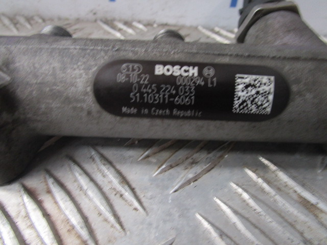 MAN TGL DO834 LFL54 BOSCH FUEL RAIL P/NO 0445224033 - Motor en onderdelen voor Vrachtwagen: afbeelding 2 MAN TGL DO834 LFL54 BOSCH FUEL RAIL P/NO 0445224033 - Motor en onderdelen voor Vrachtwagen: afbeelding 2