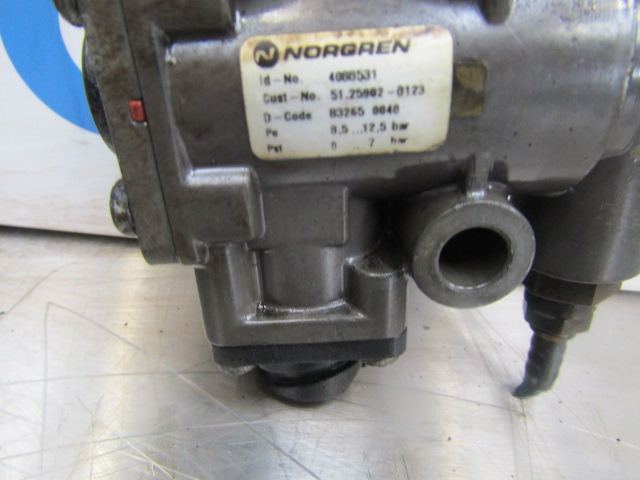 MAN TGM 340 DO836 EGR SOLENOID VALVE NORGREN 4068531 P/NO 51-25907-0123 - Motor en onderdelen voor Vrachtwagen: afbeelding 2 MAN TGM 340 DO836 EGR SOLENOID VALVE NORGREN 4068531 P/NO 51-25907-0123 - Motor en onderdelen voor Vrachtwagen: afbeelding 2