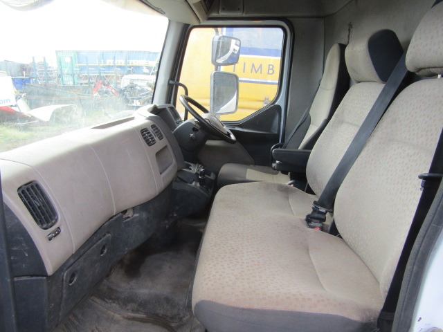 RENAULT MIDLUM DXI 7.5T CAB (2013) - Cabine voor Vrachtwagen: afbeelding 3 RENAULT MIDLUM DXI 7.5T CAB (2013) - Cabine voor Vrachtwagen: afbeelding 3