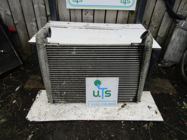 SCANIA 144-380 INTERCOOLER - Radiateur voor Vrachtwagen: afbeelding 1 SCANIA 144-380 INTERCOOLER - Radiateur voor Vrachtwagen: afbeelding 1