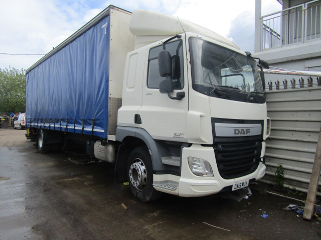 DAF CF 65 250 MANUAL 2015 BREAKING FOR SPARES - Vrachtwagen: afbeelding 2 DAF CF 65 250 MANUAL 2015 BREAKING FOR SPARES - Vrachtwagen: afbeelding 2
