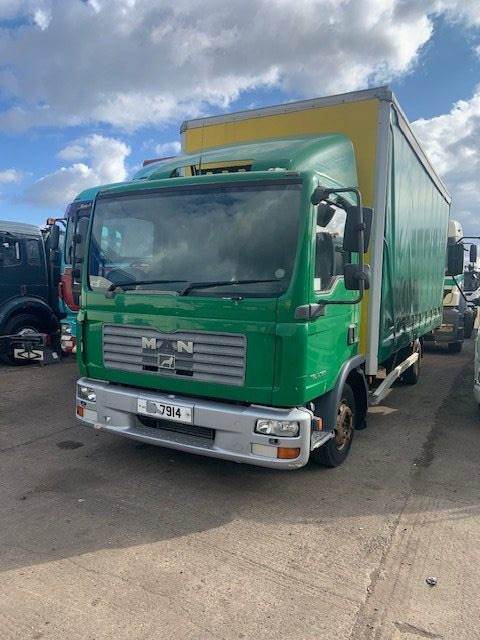 MAN TGL 7180 BREAKING FOR SPARES - Vrachtwagen: afbeelding 1 MAN TGL 7180 BREAKING FOR SPARES - Vrachtwagen: afbeelding 1