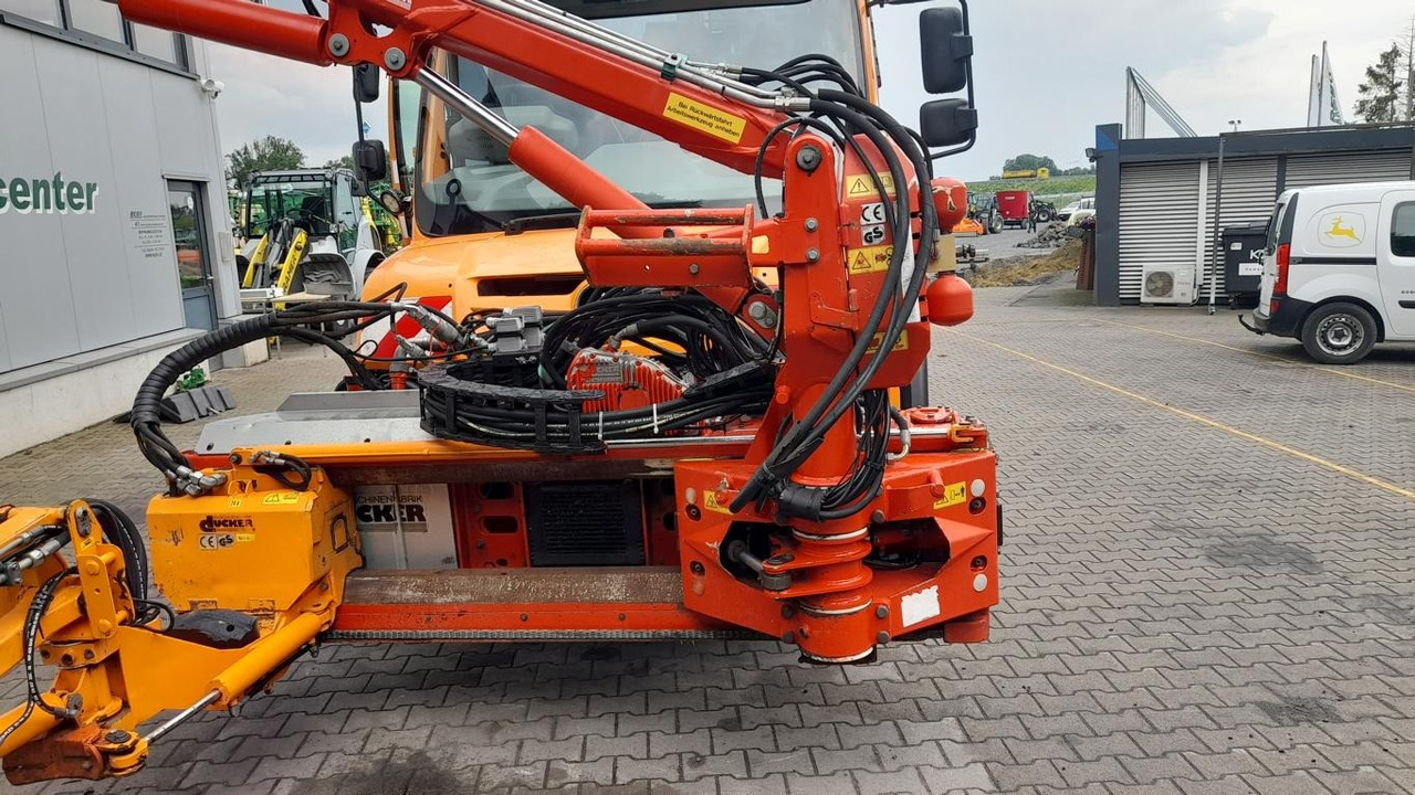 Mercedes-Benz UNIMOG U 527 - Gemeentelijke machine/ Speciaal: afbeelding 2 Mercedes-Benz UNIMOG U 527 - Gemeentelijke machine/ Speciaal: afbeelding 2