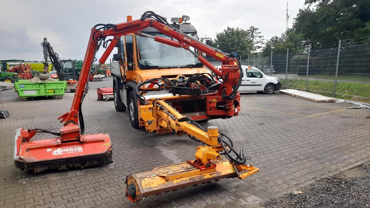 Mercedes-Benz UNIMOG U 527 - Gemeentelijke machine/ Speciaal: afbeelding 4 Mercedes-Benz UNIMOG U 527 - Gemeentelijke machine/ Speciaal: afbeelding 4