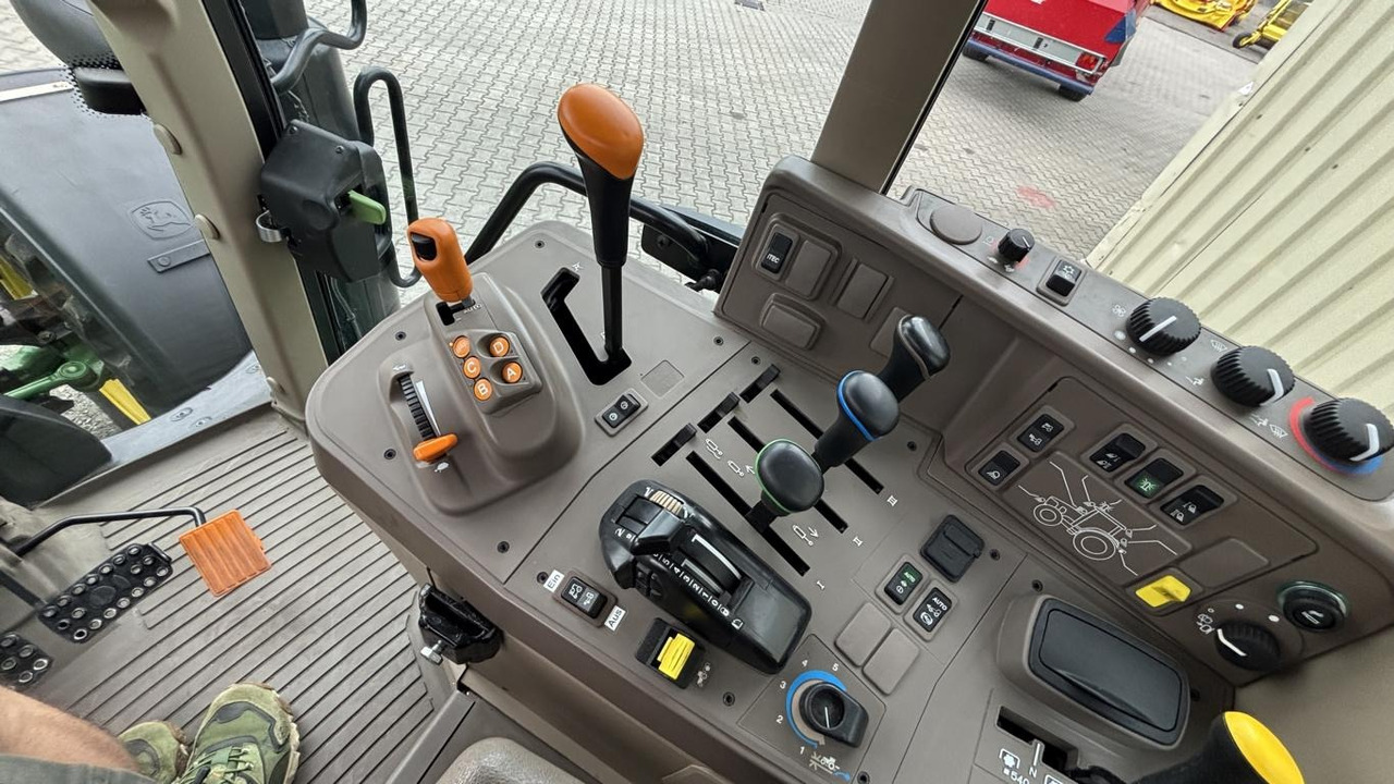 John Deere 6120M 4298L - Gemeentelijke tractor: afbeelding 5 John Deere 6120M 4298L - Gemeentelijke tractor: afbeelding 5