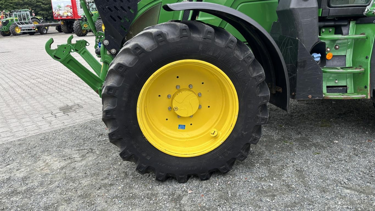 Gemeentelijke tractor John Deere 6120M: afbeelding 47