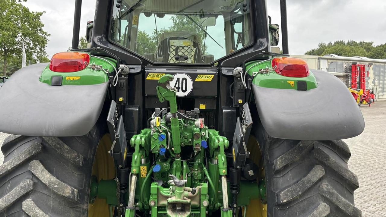 Gemeentelijke tractor John Deere 6120M: afbeelding 26