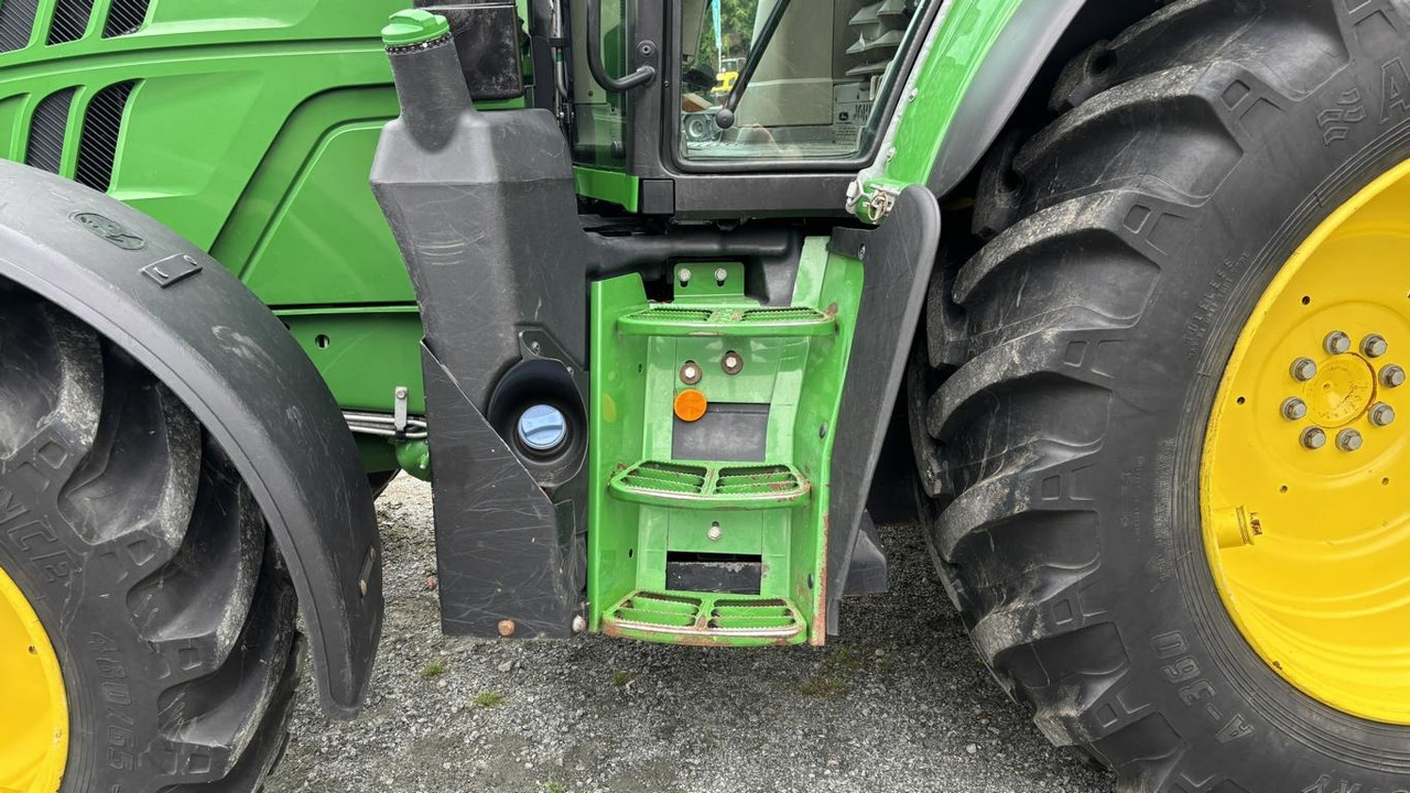 Gemeentelijke tractor John Deere 6120M: afbeelding 46