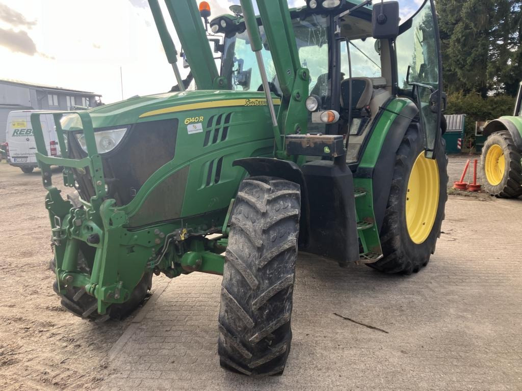 John Deere 6140R - Tractor: afbeelding 2 John Deere 6140R - Tractor: afbeelding 2