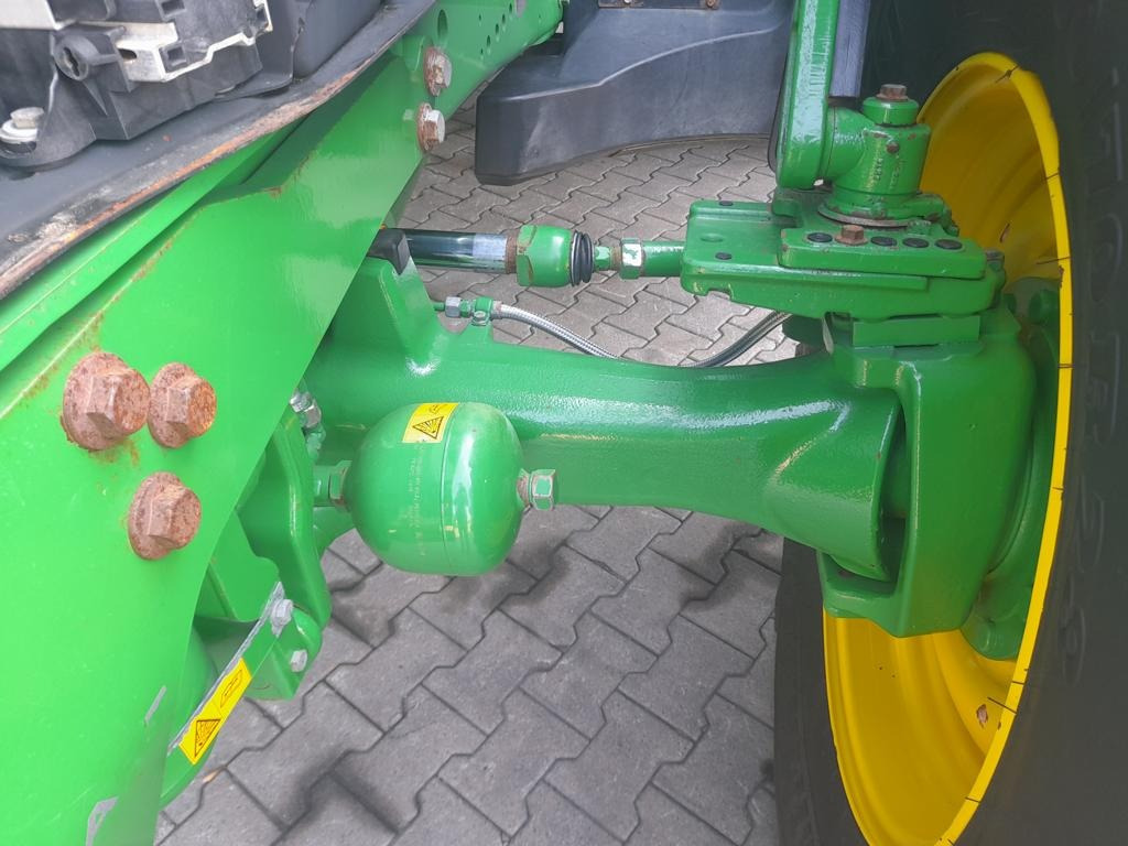 John Deere 6215R - Tractor: afbeelding 2 John Deere 6215R - Tractor: afbeelding 2