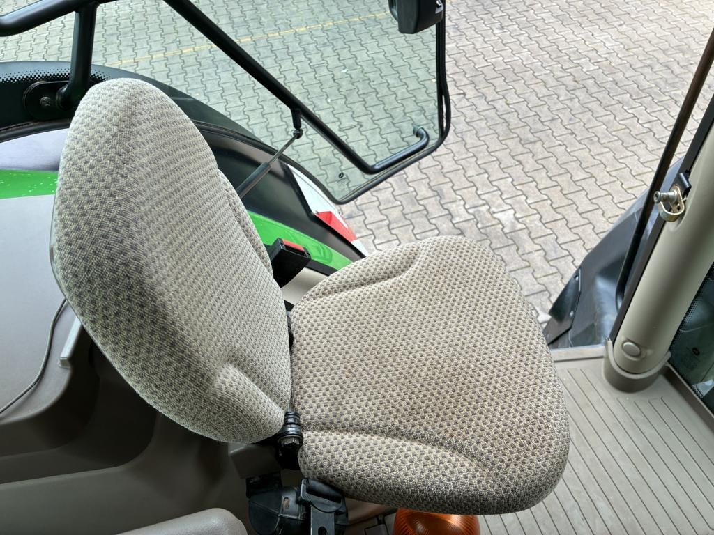 John Deere 6215R - Tractor: afbeelding 2 John Deere 6215R - Tractor: afbeelding 2