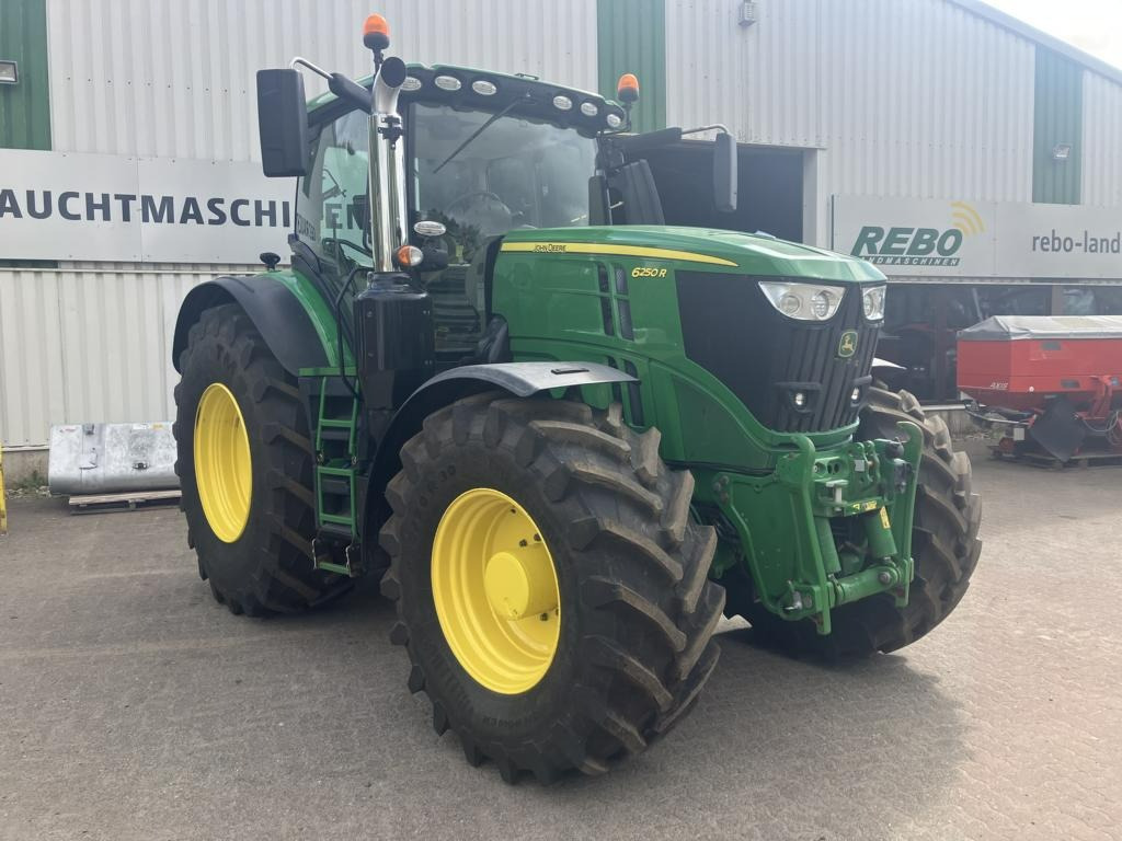 John Deere 6250R - Tractor: afbeelding 1 John Deere 6250R - Tractor: afbeelding 1