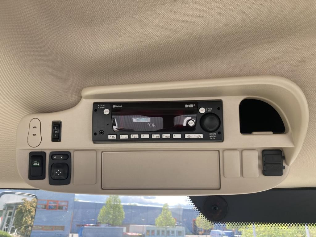 John Deere 6R215 - Tractor: afbeelding 5 John Deere 6R215 - Tractor: afbeelding 5