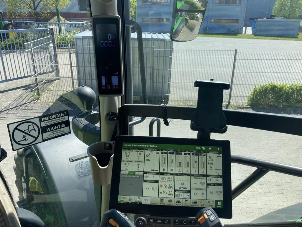 John Deere 6R215 - Tractor: afbeelding 3 John Deere 6R215 - Tractor: afbeelding 3