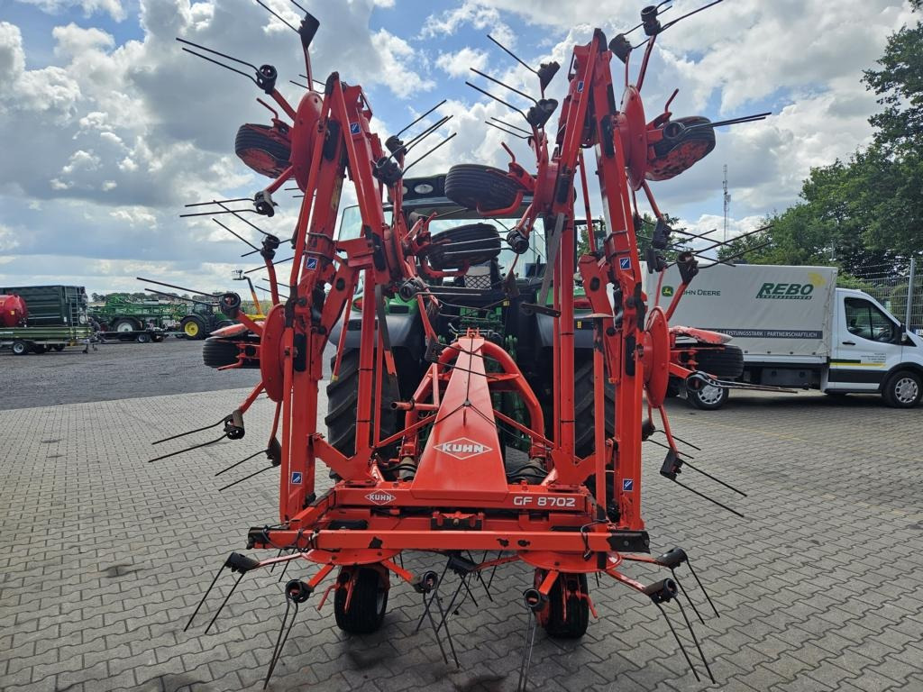 Kuhn GF8702 - Hooischudder: afbeelding 2 Kuhn GF8702 - Hooischudder: afbeelding 2