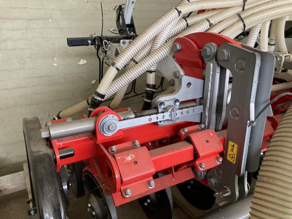 Leasing Pöttinger AEROSEM 4002 FDD Pöttinger AEROSEM 4002 FDD: afbeelding 9