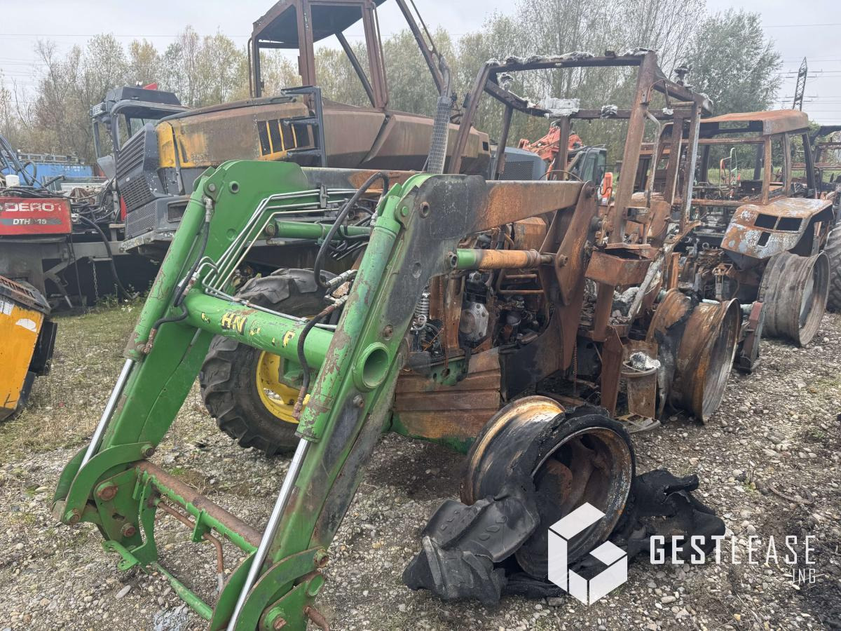 John Deere 5720 - Tractor: afbeelding 1 John Deere 5720 - Tractor: afbeelding 1